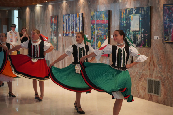 Detský folklórny súbor Dupkáčik vyrazil do sveta a podmanil si nielen Talianov