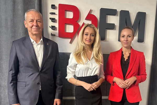 Predvolebn&eacute; vysielanie BB FM r&aacute;dia vyvrchol&iacute; trojdielnym duelom kandid&aacute;tov