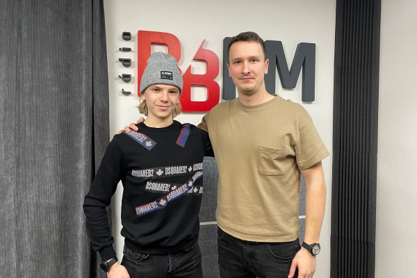 Majster sveta a Európy v motosurfingu Marek Škamla navštívil BB FM rádio