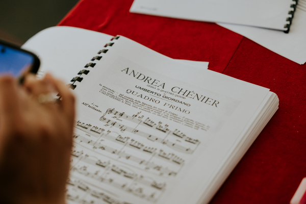 Štátna opera v Banskej Bystrici: Záver divadelnej sezóny s veľkovýpravnou operou Andrea Chénier