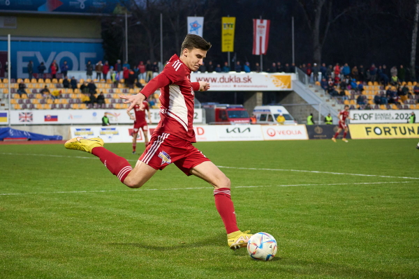 Jakub Uhrinčať: Spoluhráčom som podával lopty, teraz som s nimi v jednej šatni. Je to úžasný pocit